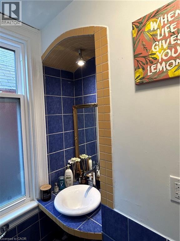 207 Charlton Avenue W Unit# 1, Hamilton, Ontario  L8P 2E3 - Photo 24 - 40773877
