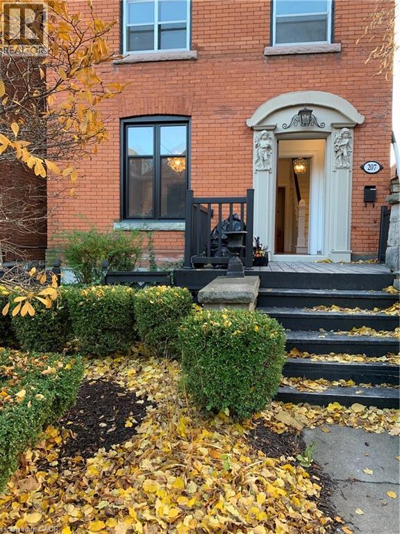207 Charlton Avenue W Unit# 1, Hamilton, Ontario  L8P 2E3 - Photo 3 - 40773877