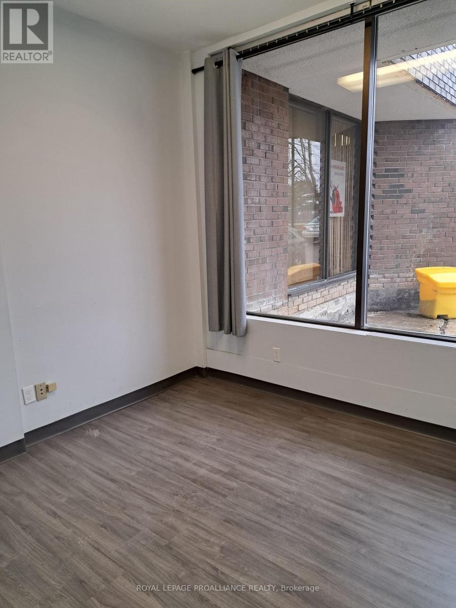 4 - 555 California Avenue, Brockville, Ontario  K6V 7N6 - Photo 4 - X12437110
