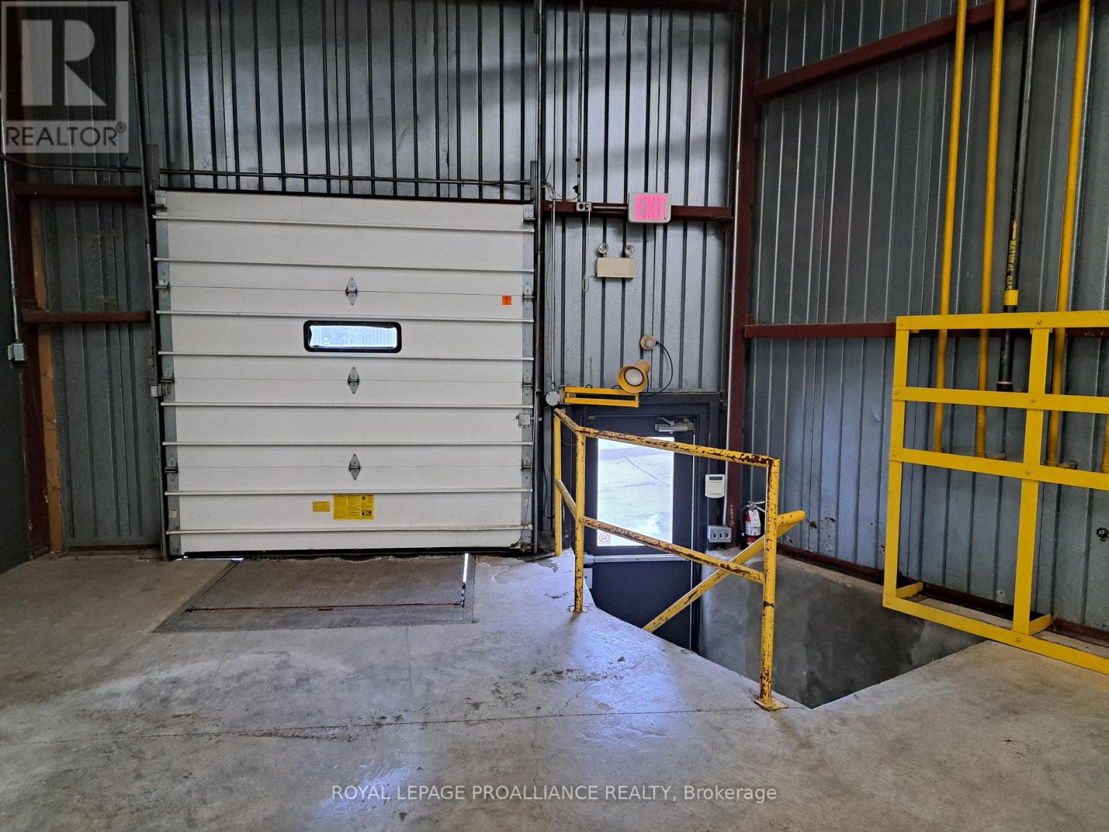 4 - 555 California Avenue, Brockville, Ontario  K6V 7N6 - Photo 8 - X12437110