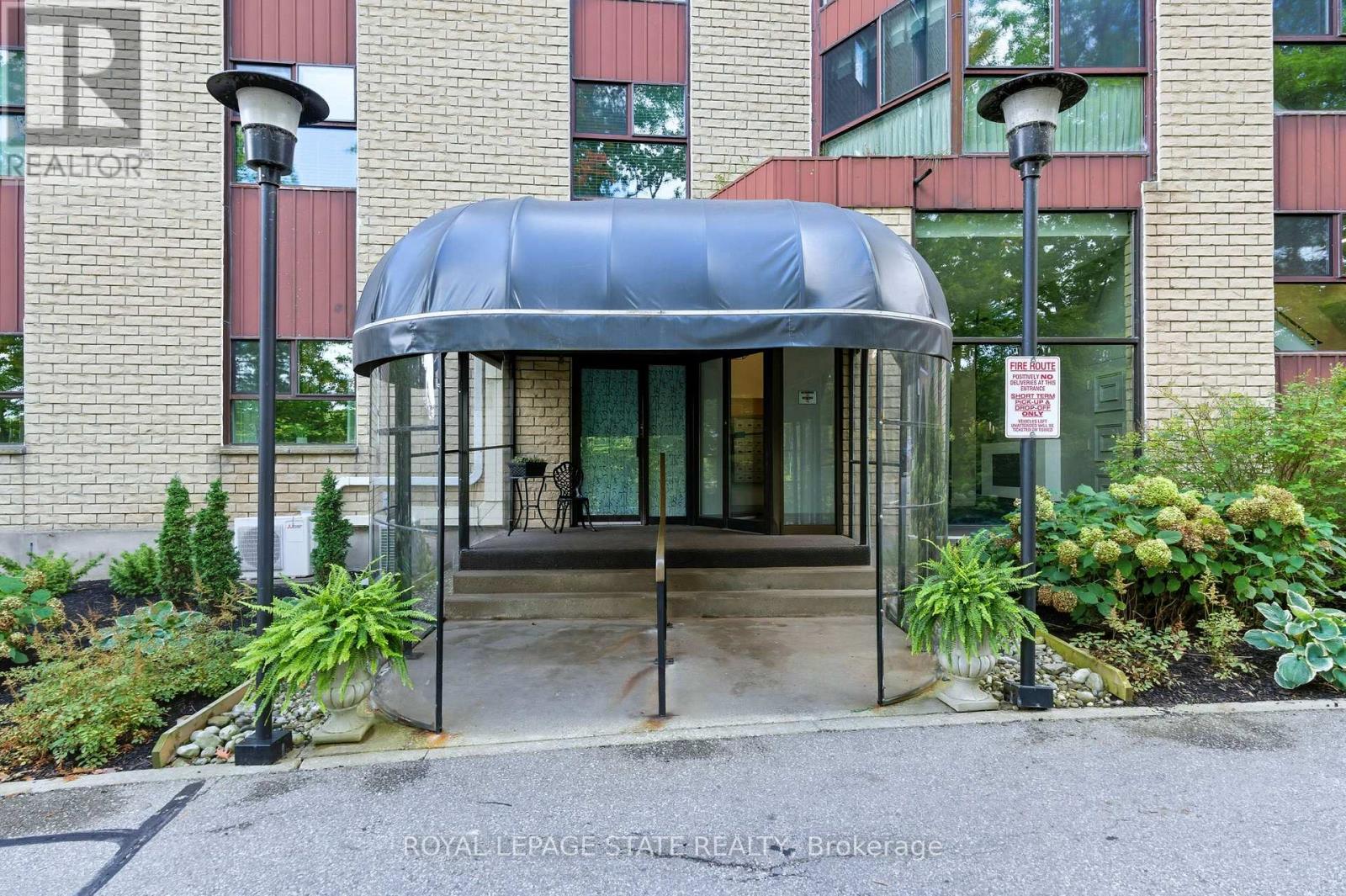 702 - 20 Berkley Street, Cambridge, Ontario  N1S 4S8 - Photo 4 - X12436721