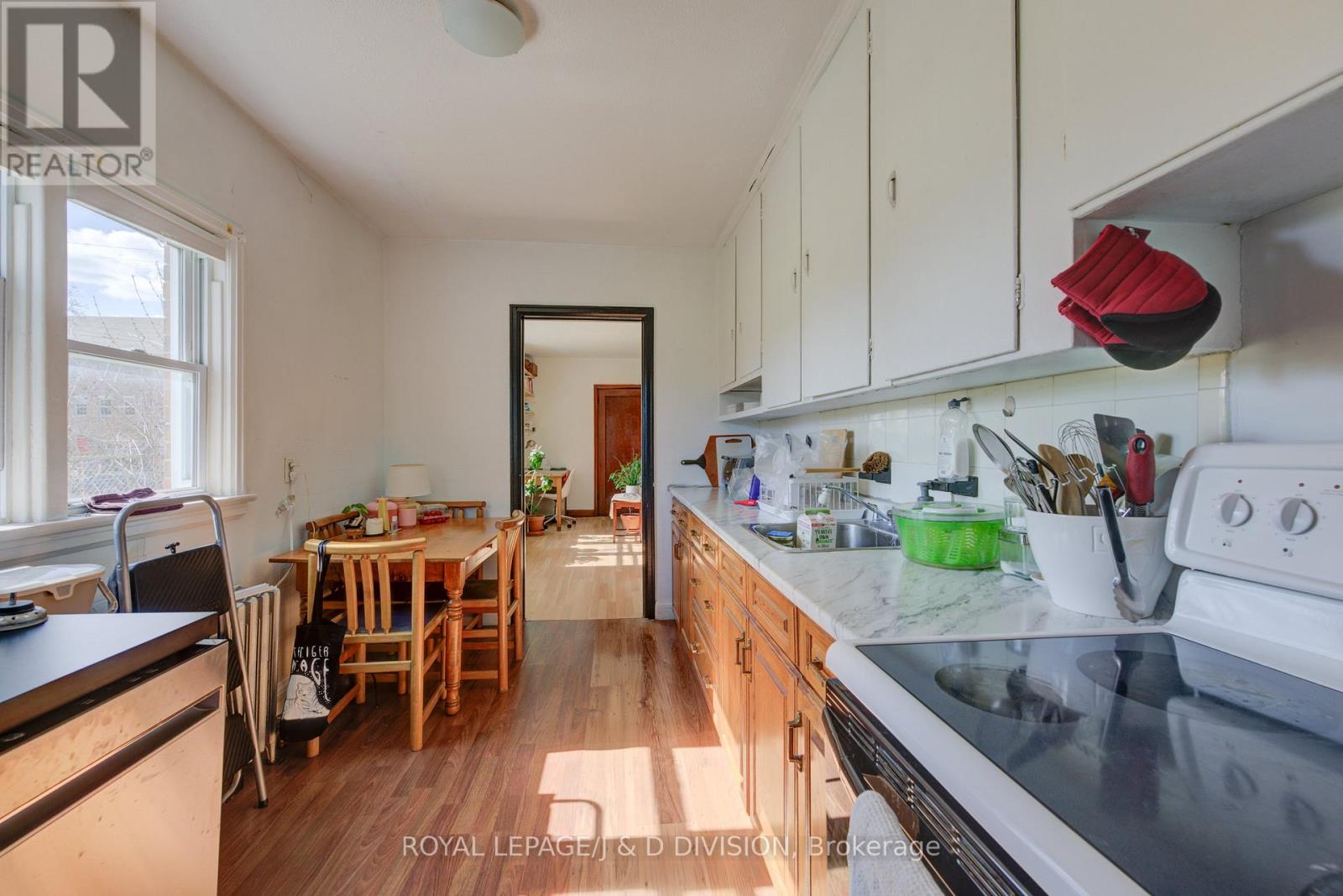 345 Louisa Street, Kitchener, Ontario  N2H 5N1 - Photo 14 - X12436725
