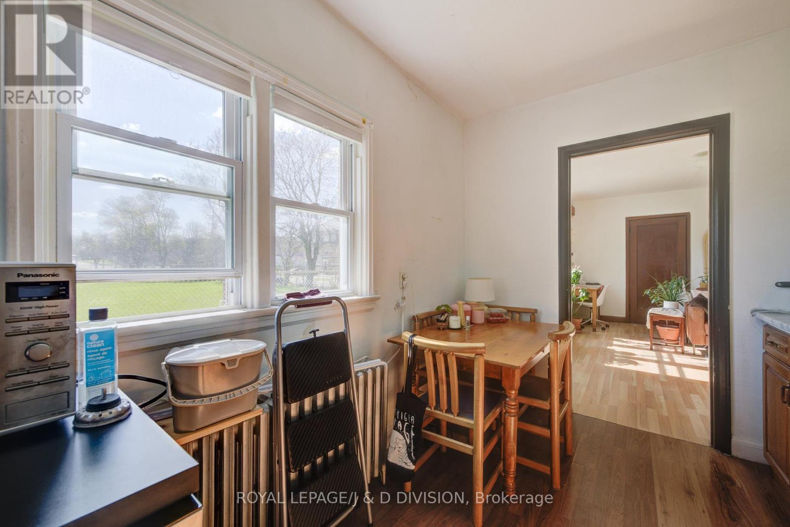 345 Louisa Street, Kitchener, Ontario  N2H 5N1 - Photo 15 - X12436725