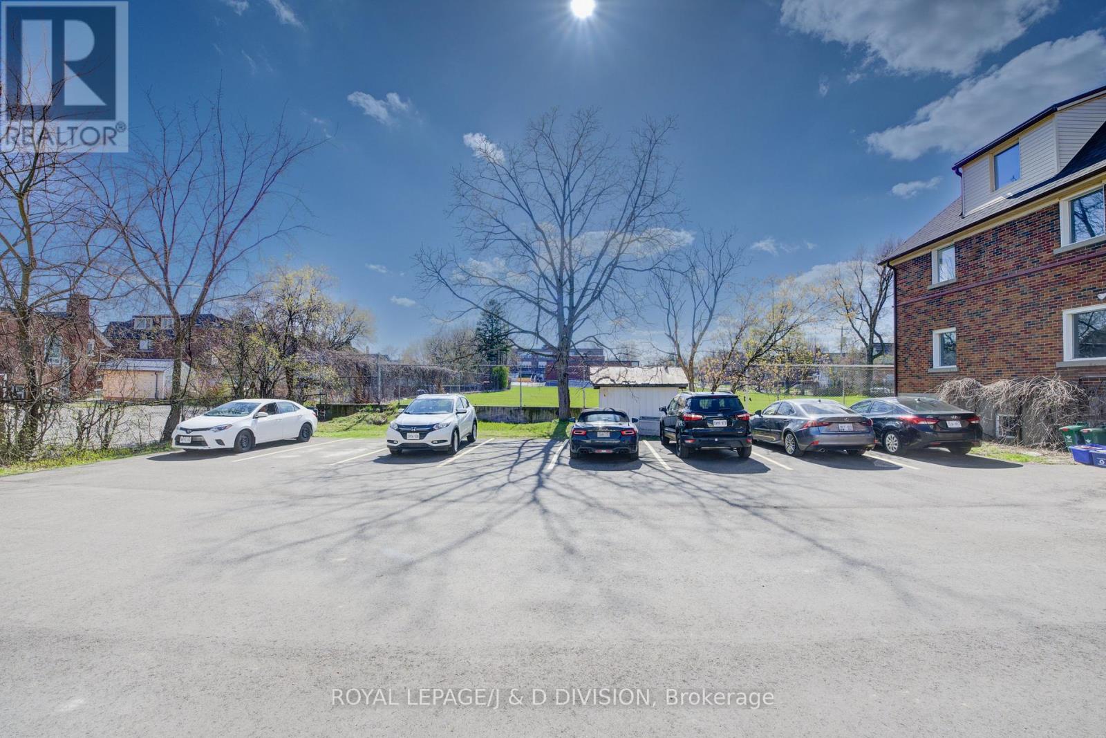 345 Louisa Street, Kitchener, Ontario  N2H 5N1 - Photo 3 - X12436725