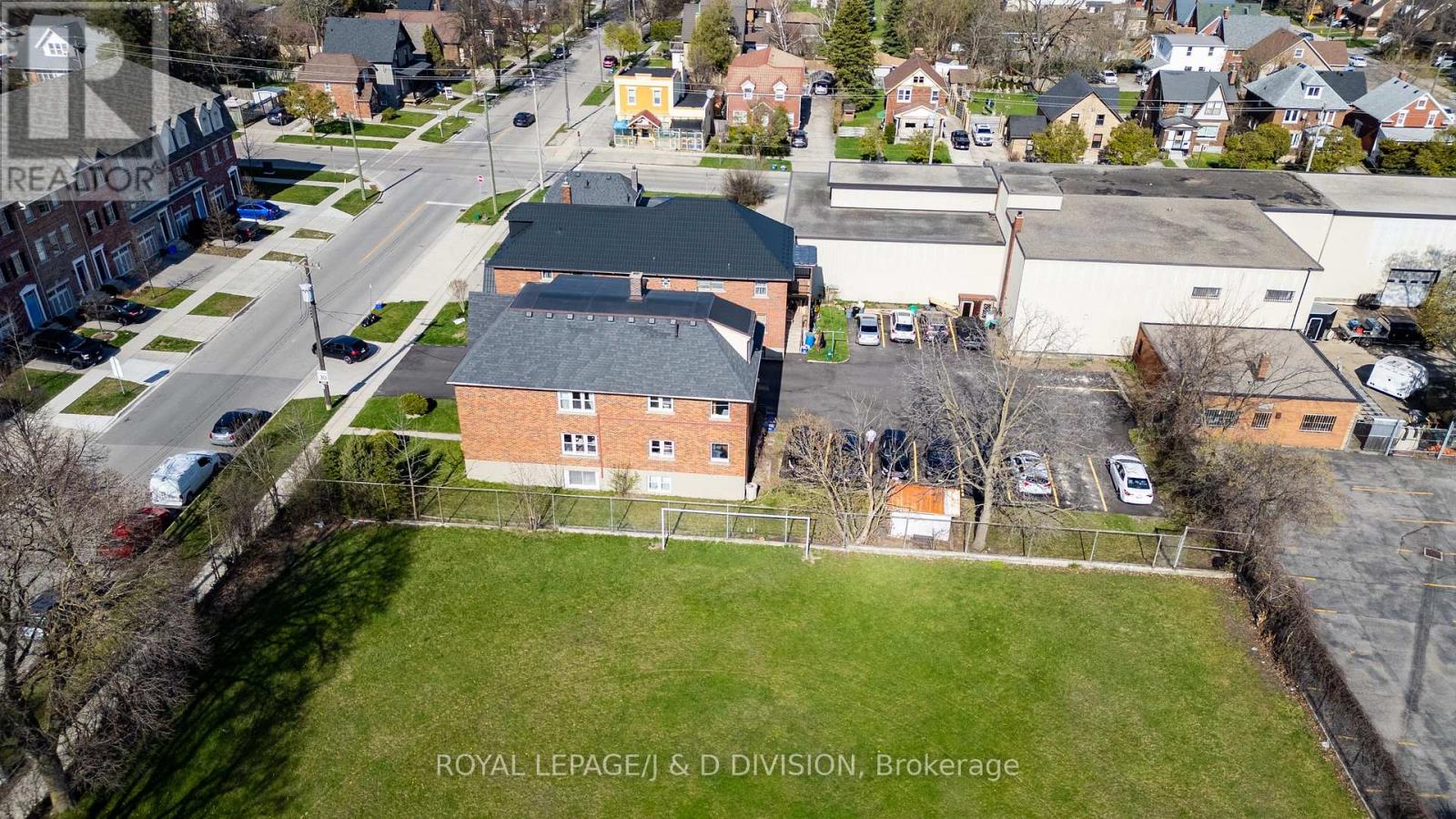 345 Louisa Street, Kitchener, Ontario  N2H 5N1 - Photo 43 - X12436725