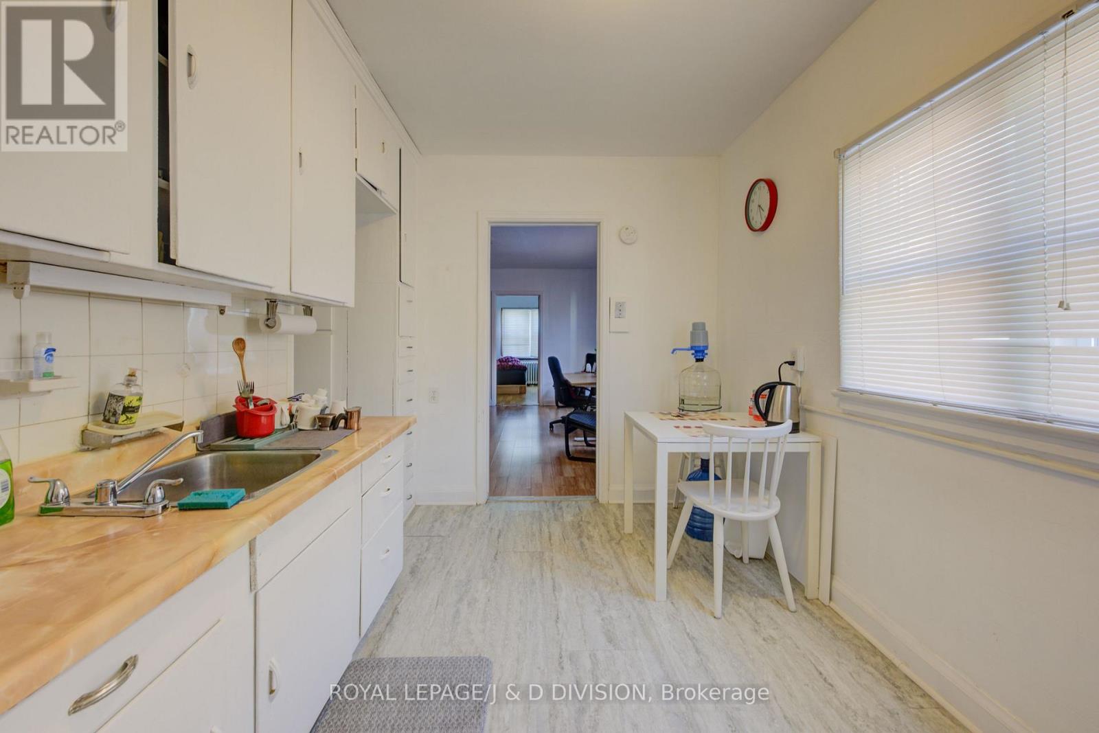 345 Louisa Street, Kitchener, Ontario  N2H 5N1 - Photo 7 - X12436725