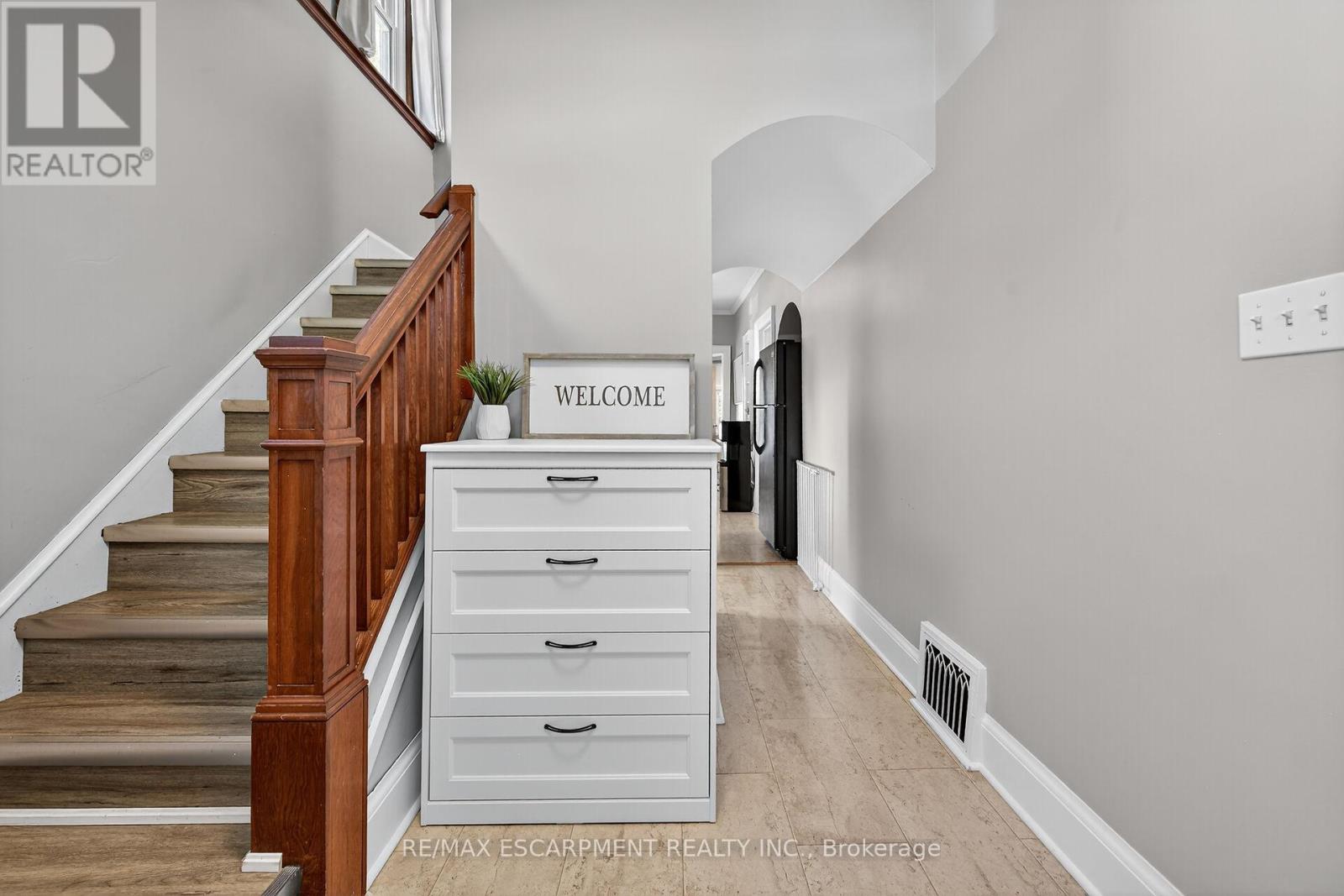 100 Wigton Street, Haldimand, Ontario  N3W 1E9 - Photo 8 - X12436746