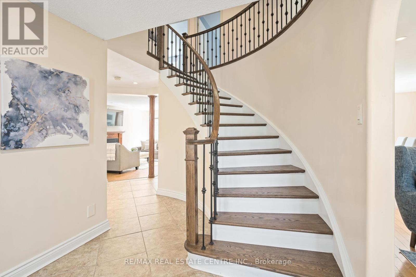 4 Pine Ridge Road, Erin, Ontario  N0B 1T0 - Photo 12 - X12436817