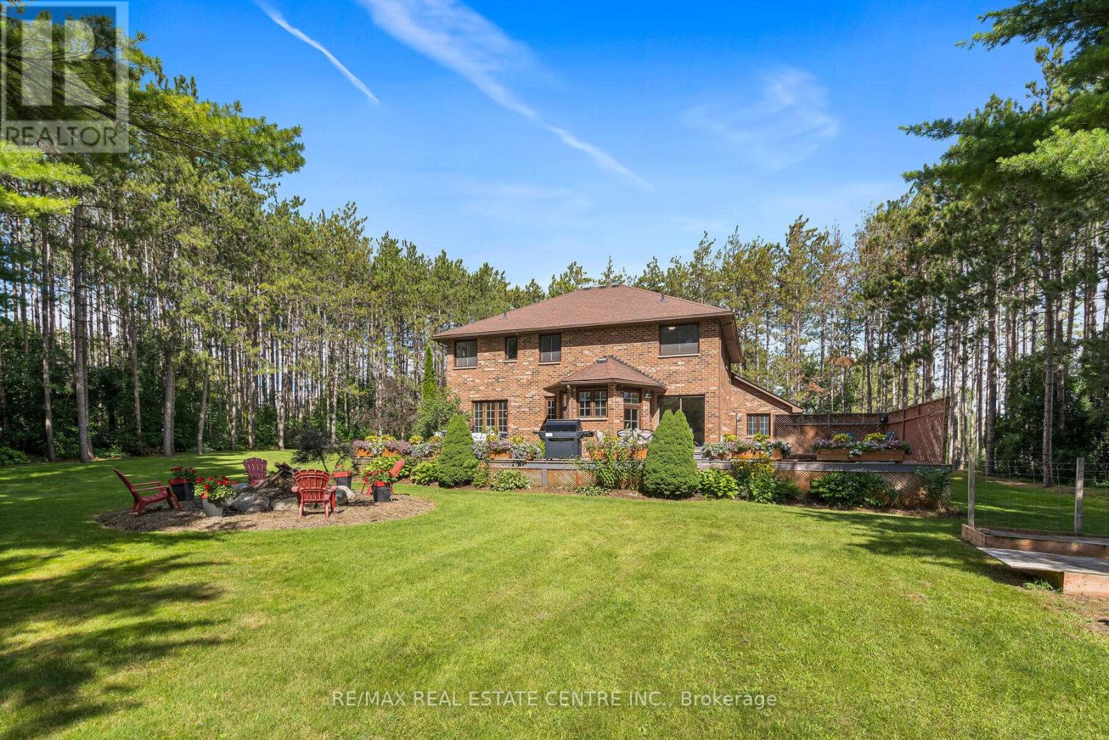 4 Pine Ridge Road, Erin, Ontario  N0B 1T0 - Photo 3 - X12436817