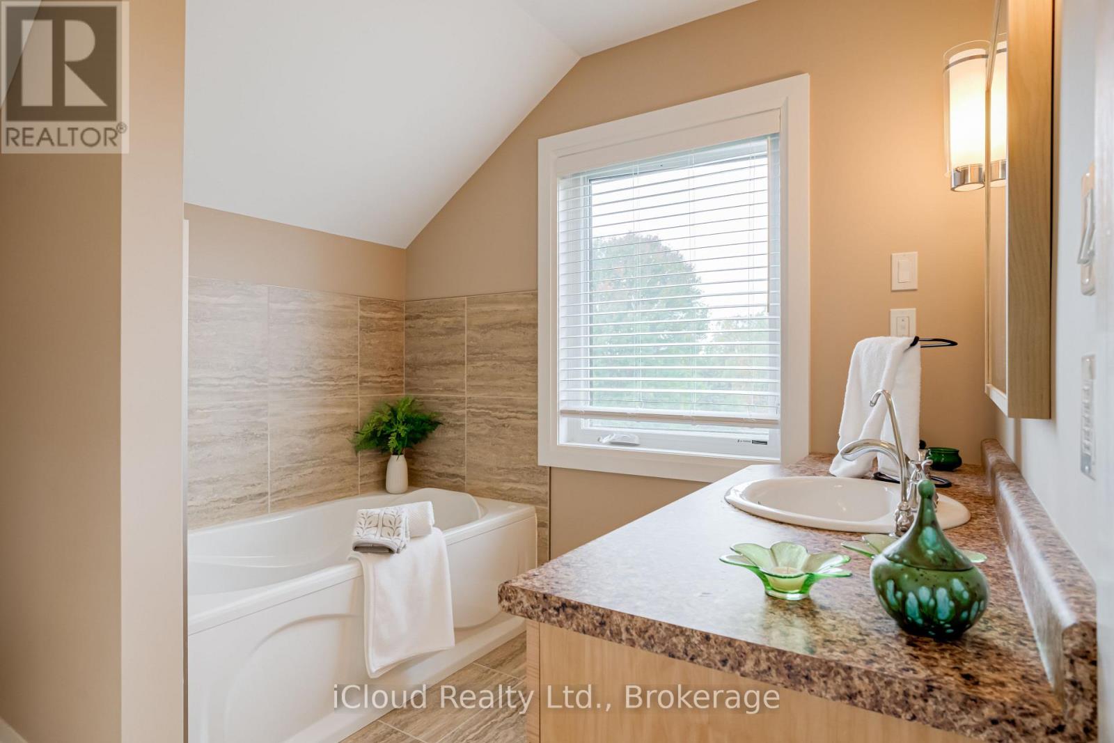 16 Highland Road, Minto, Ontario  N0G 1M0 - Photo 35 - X12436865