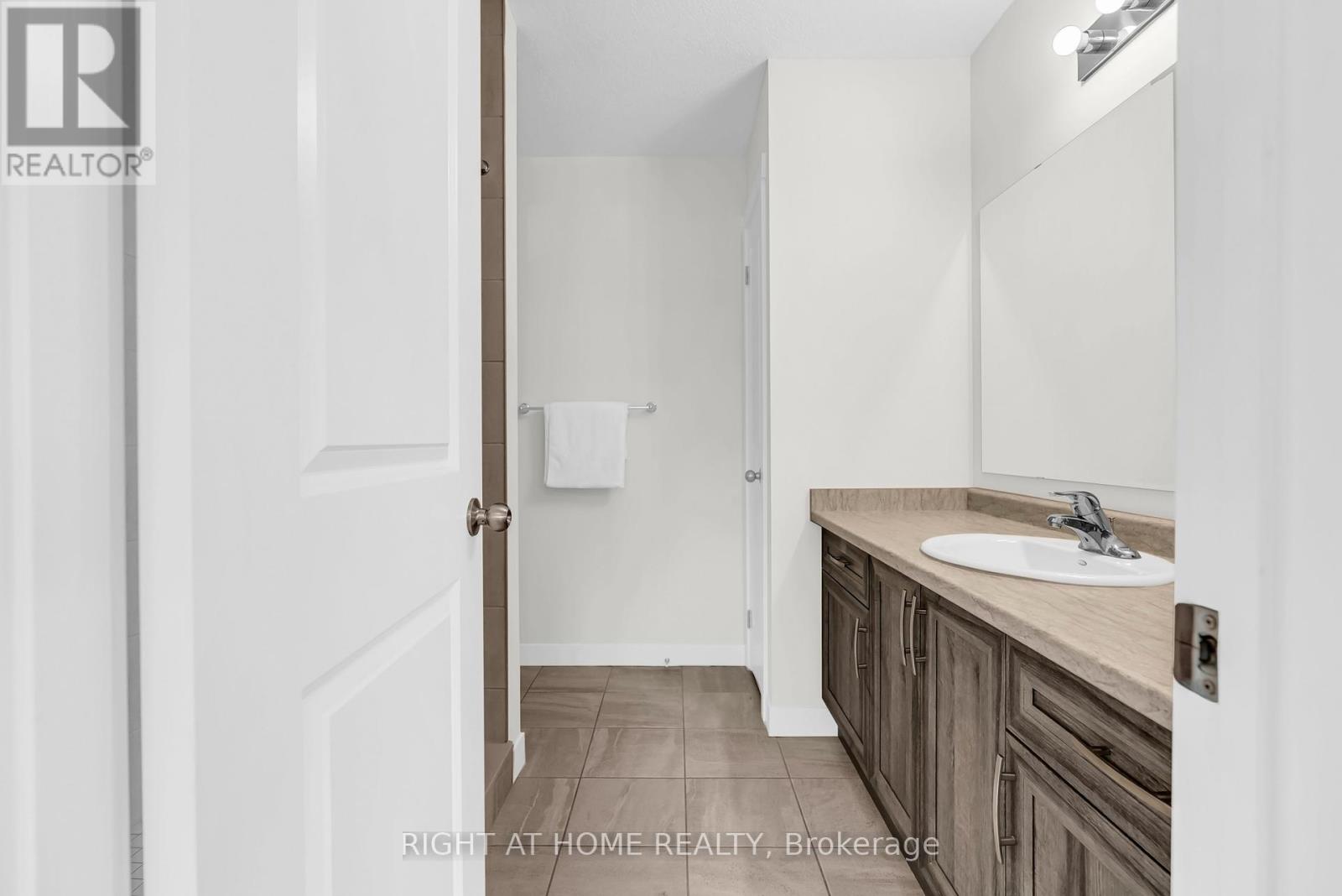 34 Wilkinson Avenue, Cambridge, Ontario  N1S 0E2 - Photo 18 - X12436875