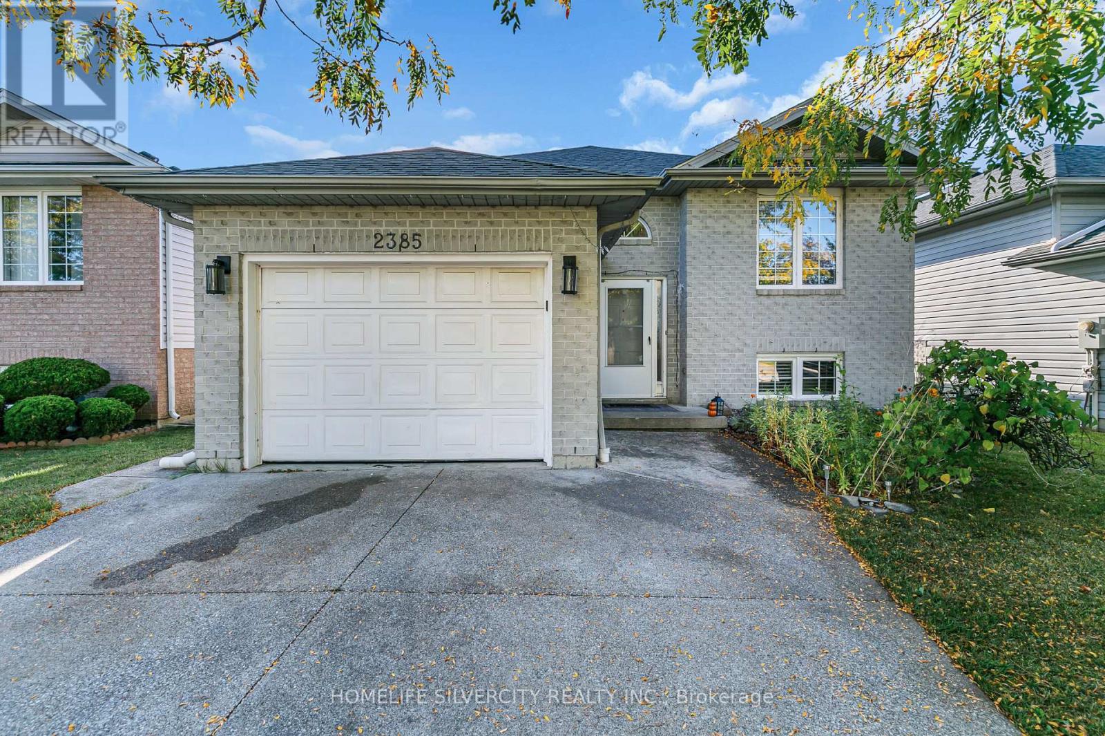 2385 Chateau Avenue, Windsor, Ontario  N8P 1N2 - Photo 1 - X12436878