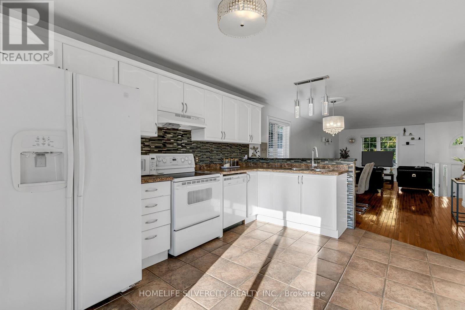 2385 Chateau Avenue, Windsor, Ontario  N8P 1N2 - Photo 10 - X12436878