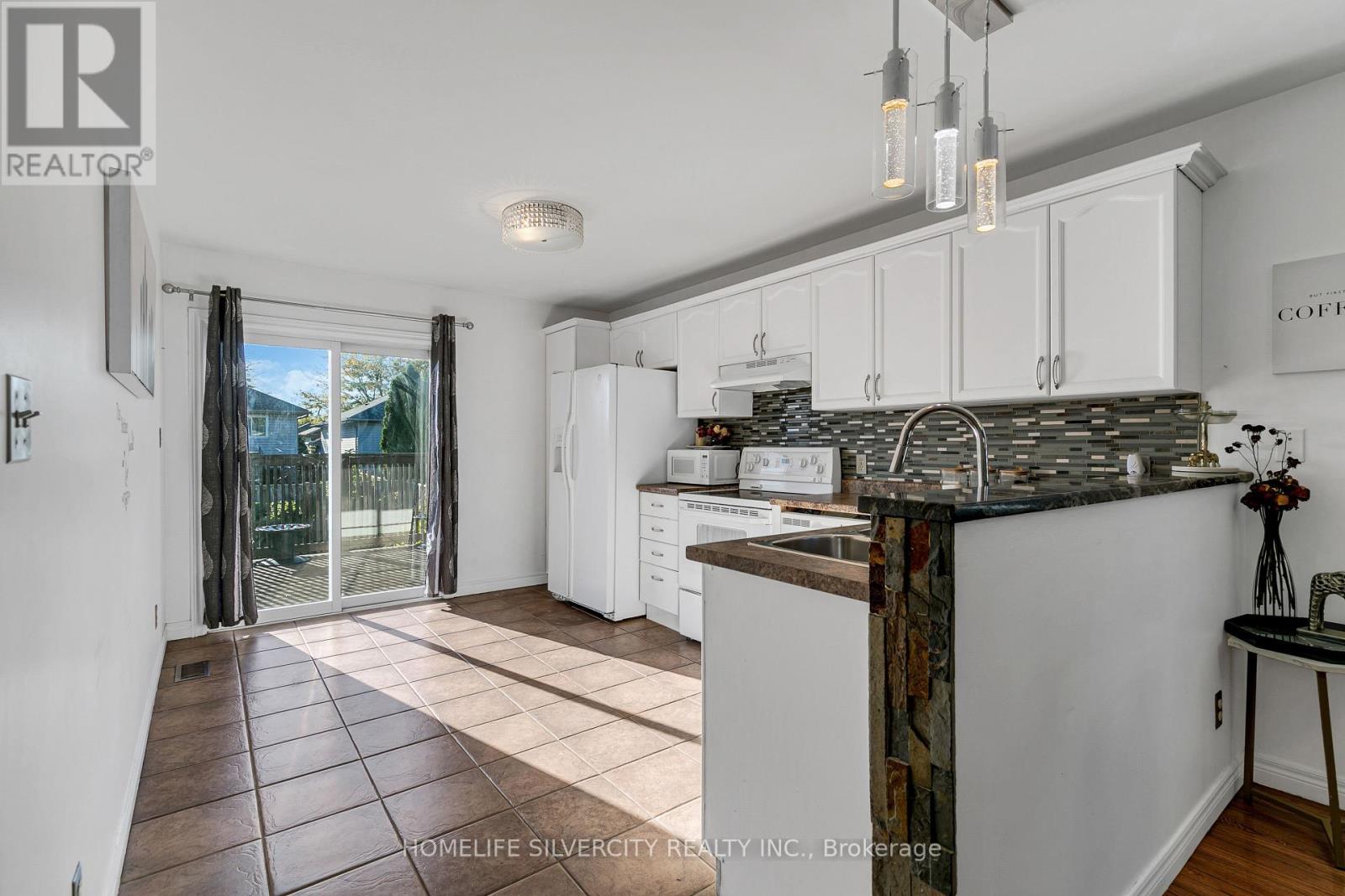 2385 Chateau Avenue, Windsor, Ontario  N8P 1N2 - Photo 9 - X12436878