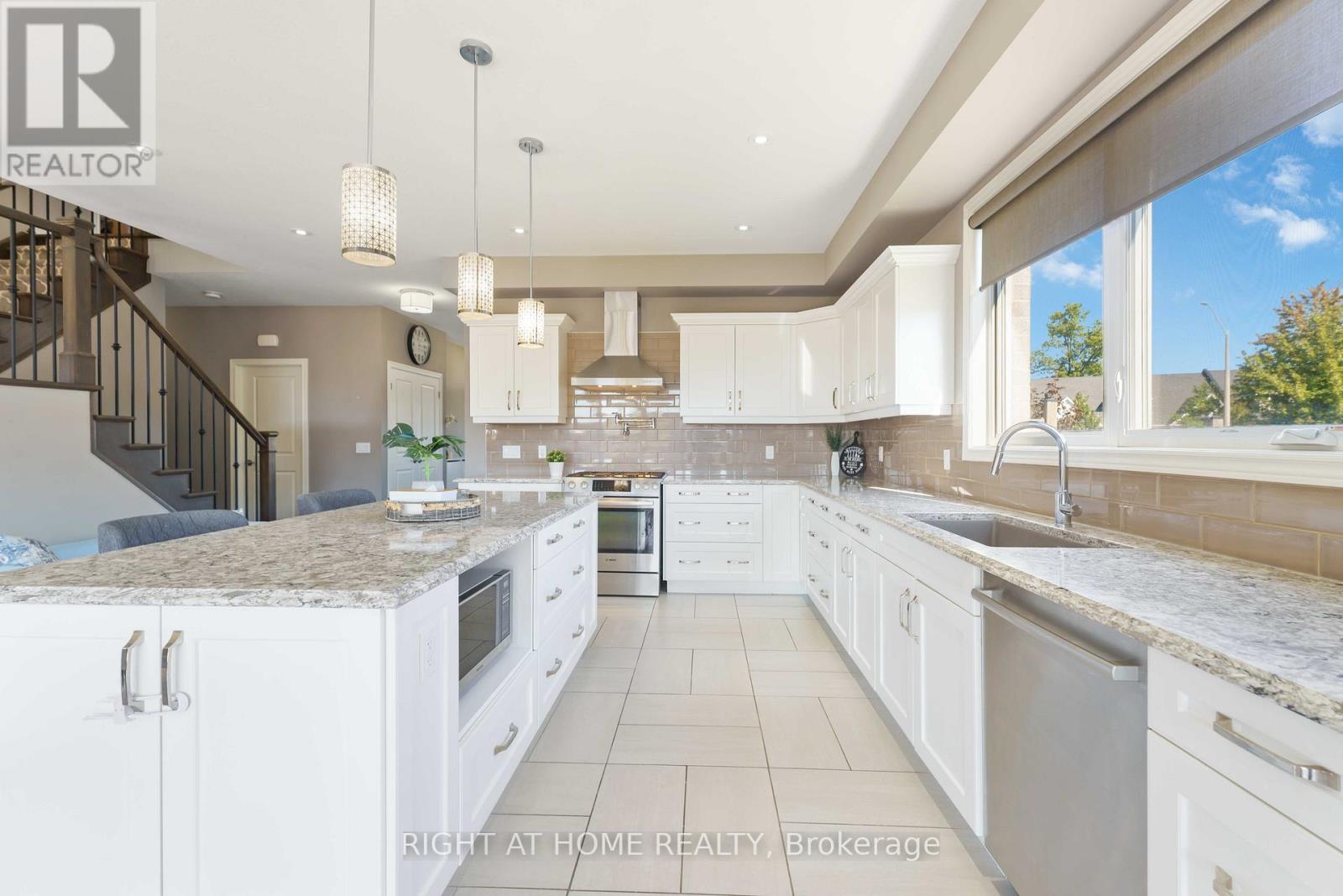 9232 Shoveller Drive, Niagara Falls, Ontario  L2H 0M3 - Photo 16 - X12436902