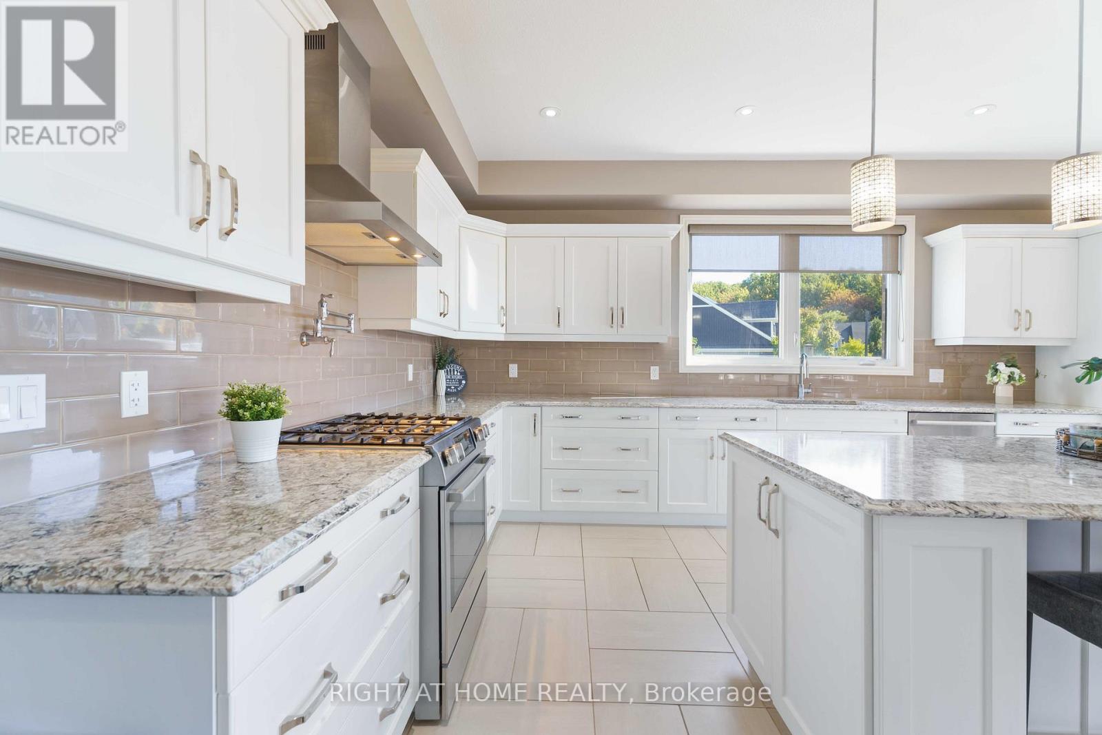 9232 Shoveller Drive, Niagara Falls, Ontario  L2H 0M3 - Photo 17 - X12436902