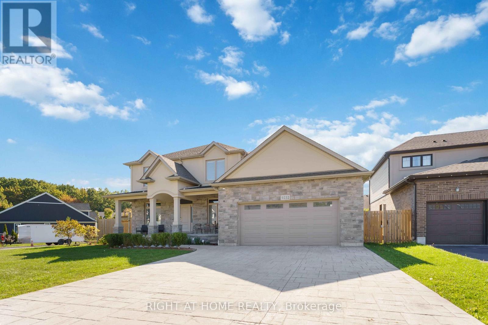 9232 Shoveller Drive, Niagara Falls, Ontario  L2H 0M3 - Photo 2 - X12436902