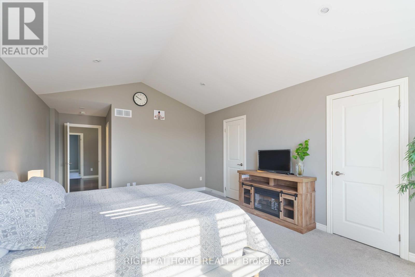 9232 Shoveller Drive, Niagara Falls, Ontario  L2H 0M3 - Photo 24 - X12436902