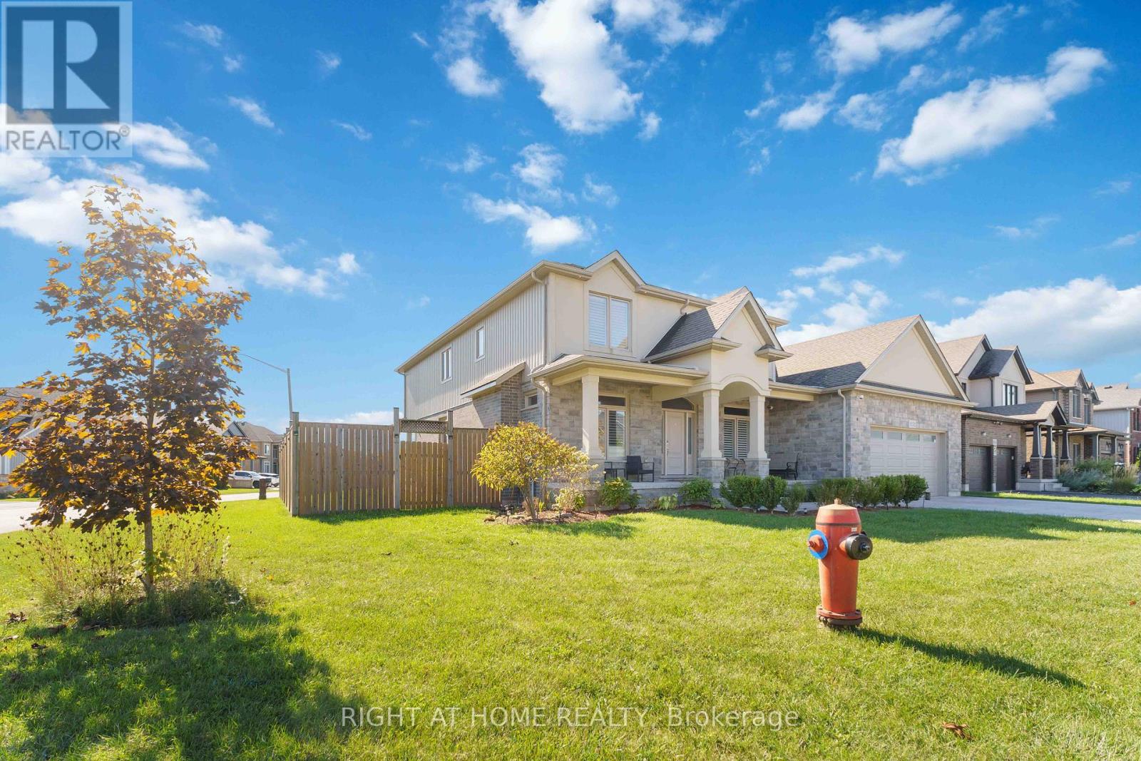 9232 Shoveller Drive, Niagara Falls, Ontario  L2H 0M3 - Photo 4 - X12436902