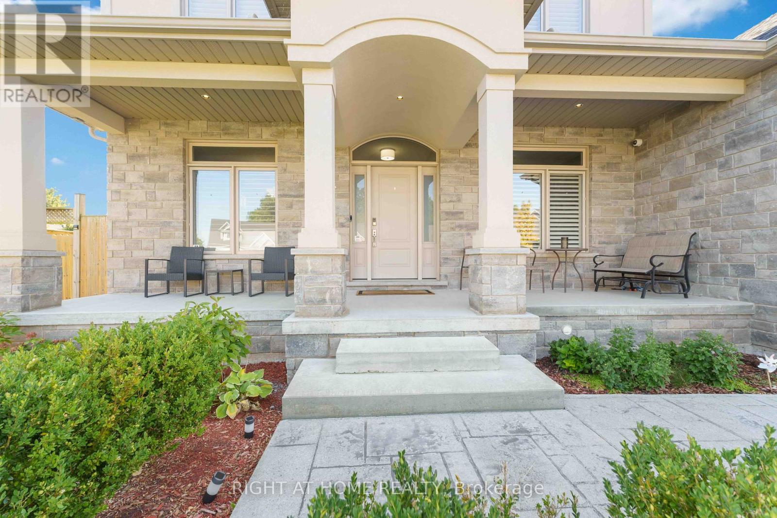 9232 Shoveller Drive, Niagara Falls, Ontario  L2H 0M3 - Photo 5 - X12436902