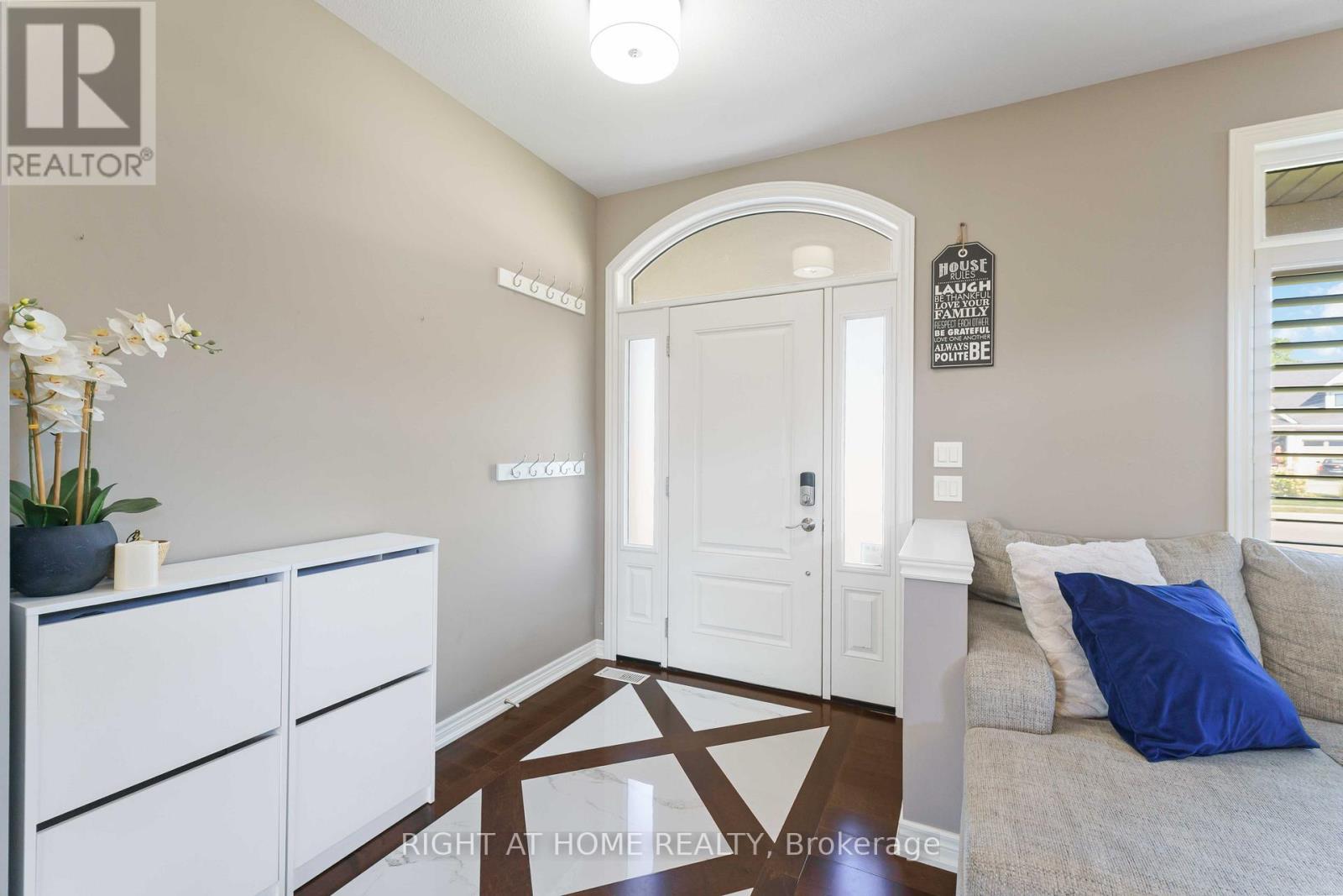 9232 Shoveller Drive, Niagara Falls, Ontario  L2H 0M3 - Photo 6 - X12436902