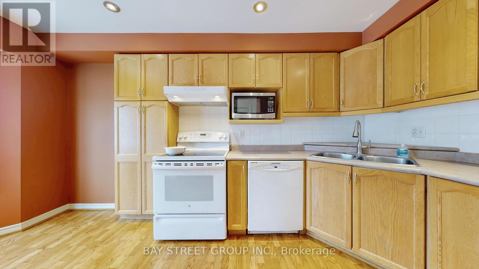 34 - 810 Golf Links Road, Hamilton, Ontario  L9K 1J7 - Photo 12 - X12436926