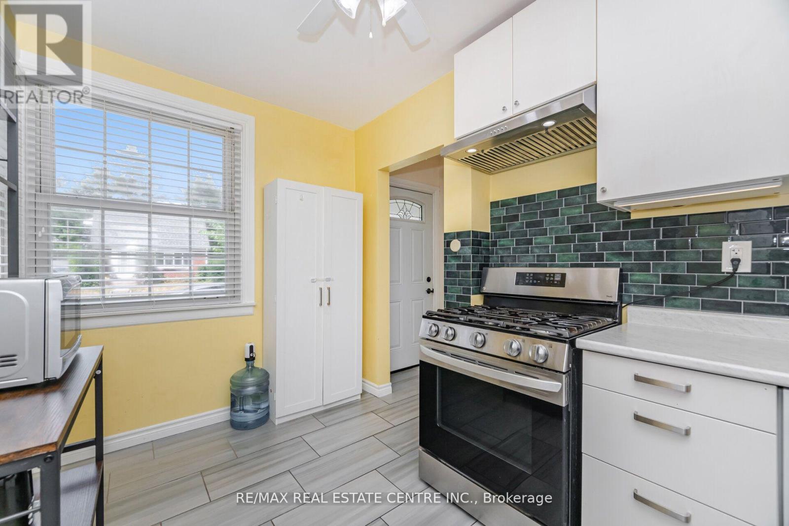 19 Seneca Drive, Kitchener, Ontario  N2M 3H1 - Photo 18 - X12436963
