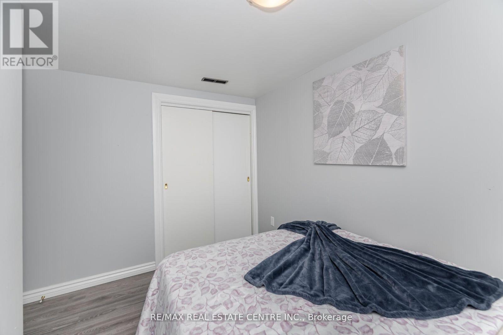 19 Seneca Drive, Kitchener, Ontario  N2M 3H1 - Photo 37 - X12436963