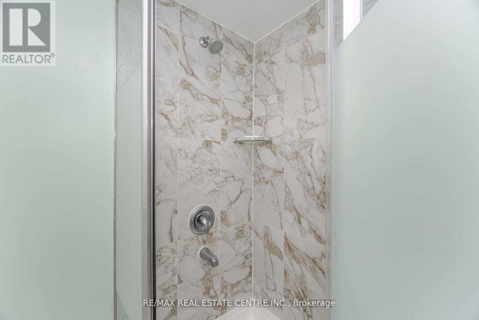 19 Seneca Drive, Kitchener, Ontario  N2M 3H1 - Photo 39 - X12436963
