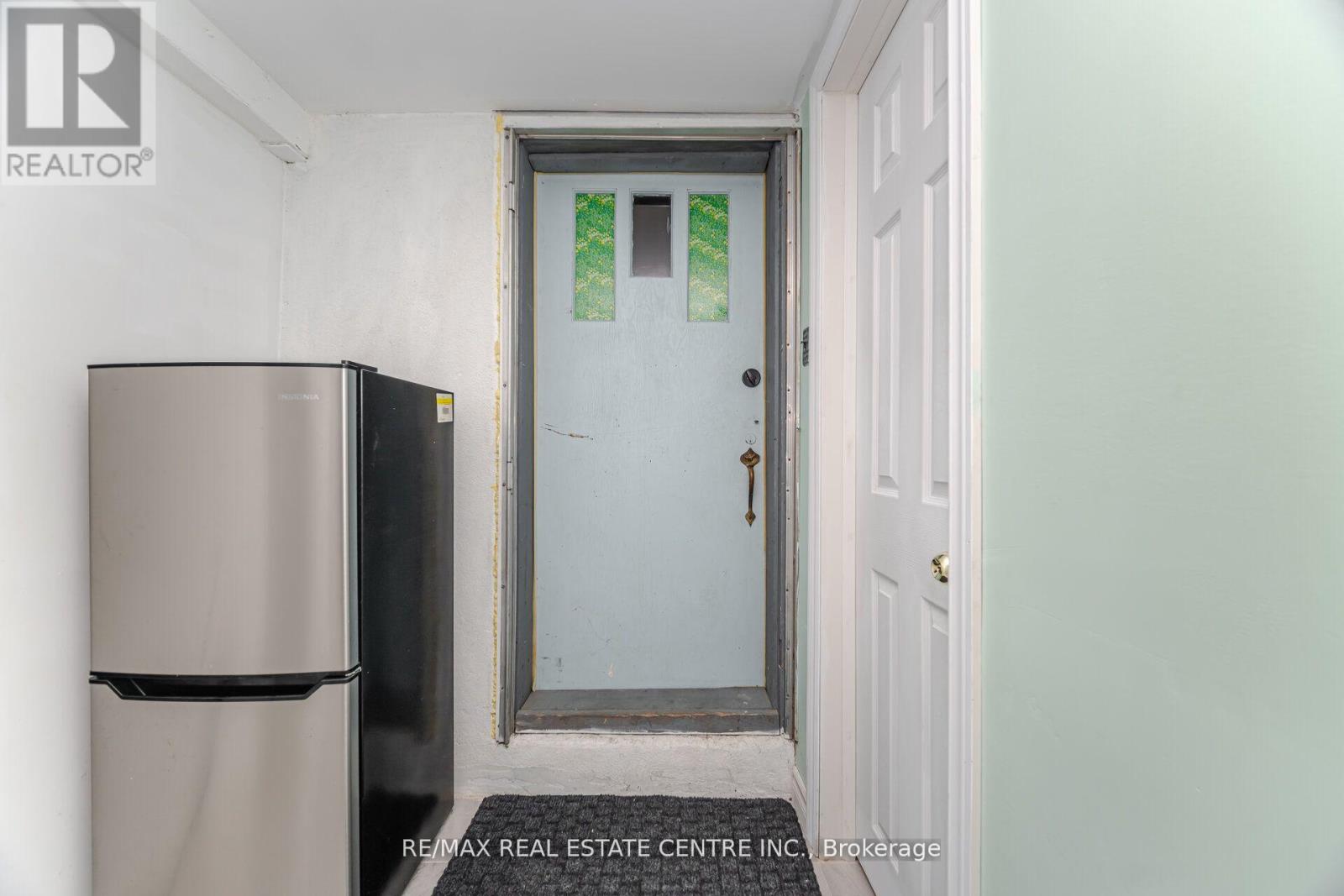 19 Seneca Drive, Kitchener, Ontario  N2M 3H1 - Photo 41 - X12436963