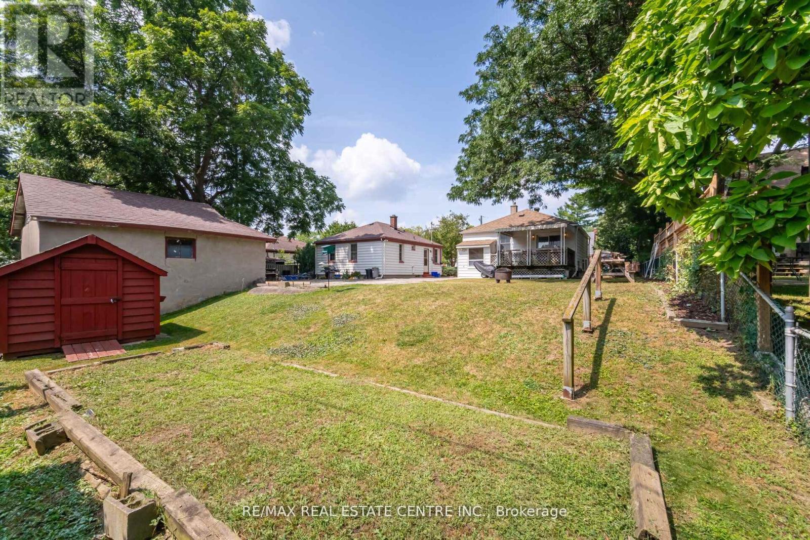 19 Seneca Drive, Kitchener, Ontario  N2M 3H1 - Photo 49 - X12436963