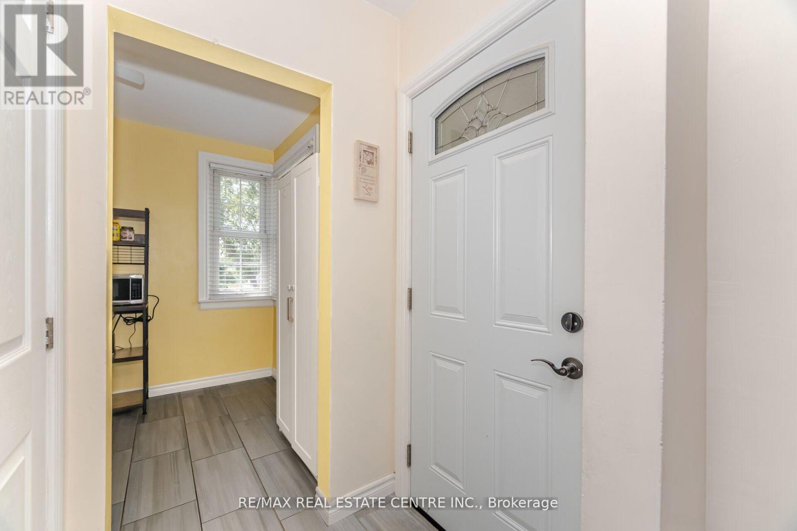 19 Seneca Drive, Kitchener, Ontario  N2M 3H1 - Photo 7 - X12436963