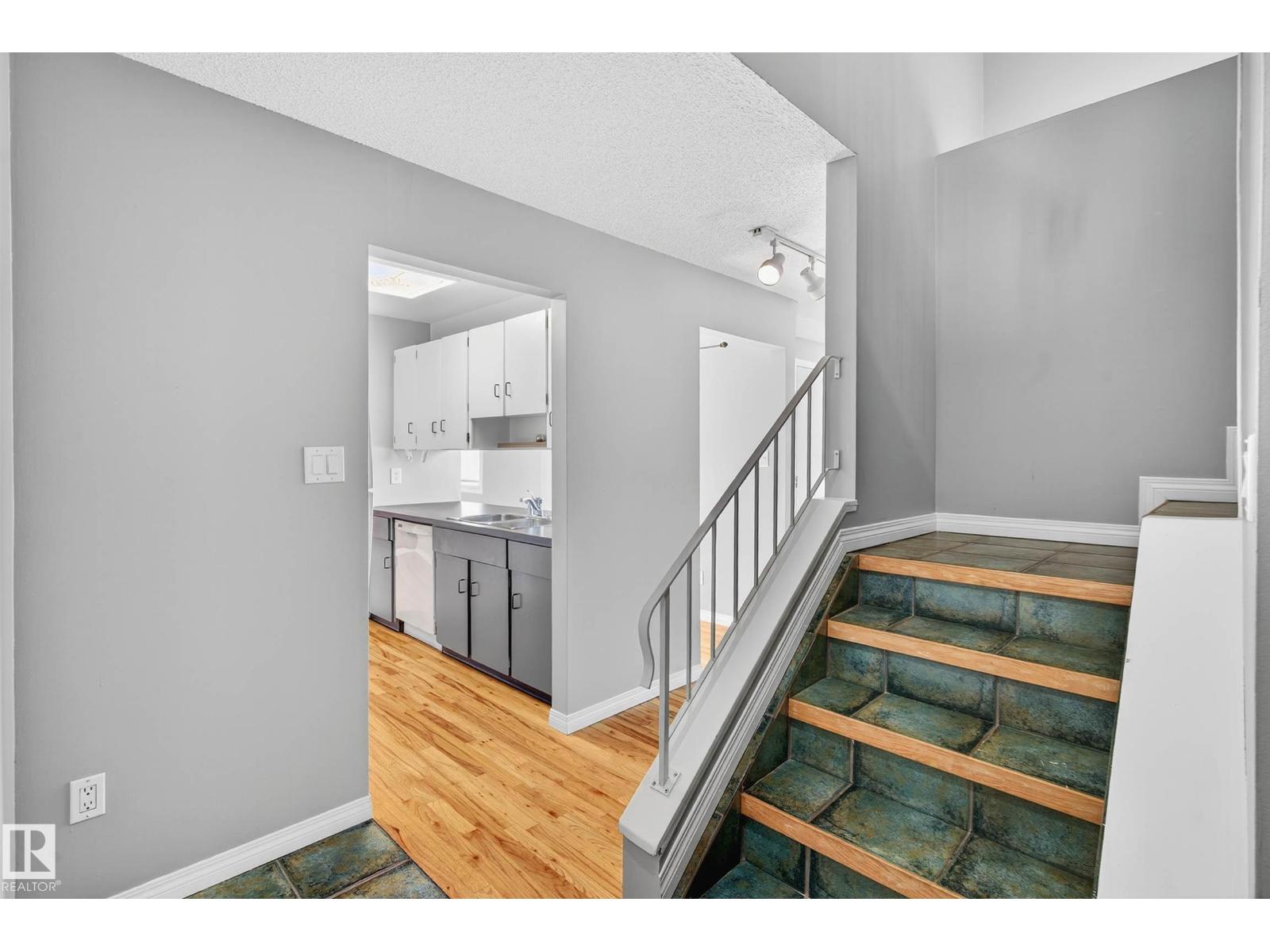 37 Lancaster Tc Nw, Edmonton, Alberta  T5X 5S3 - Photo 12 - E4460198