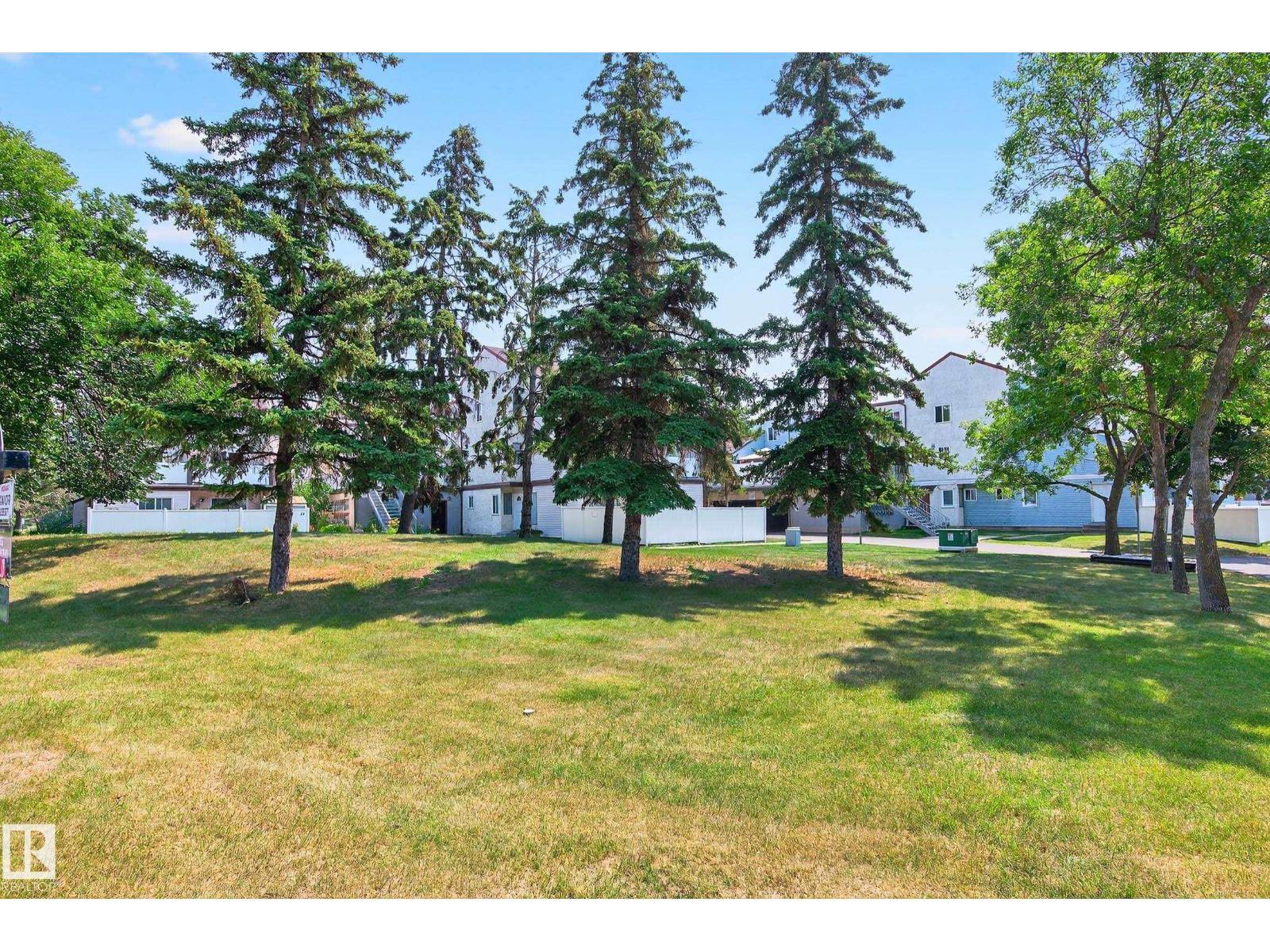 37 Lancaster Tc Nw, Edmonton, Alberta  T5X 5S3 - Photo 3 - E4460198