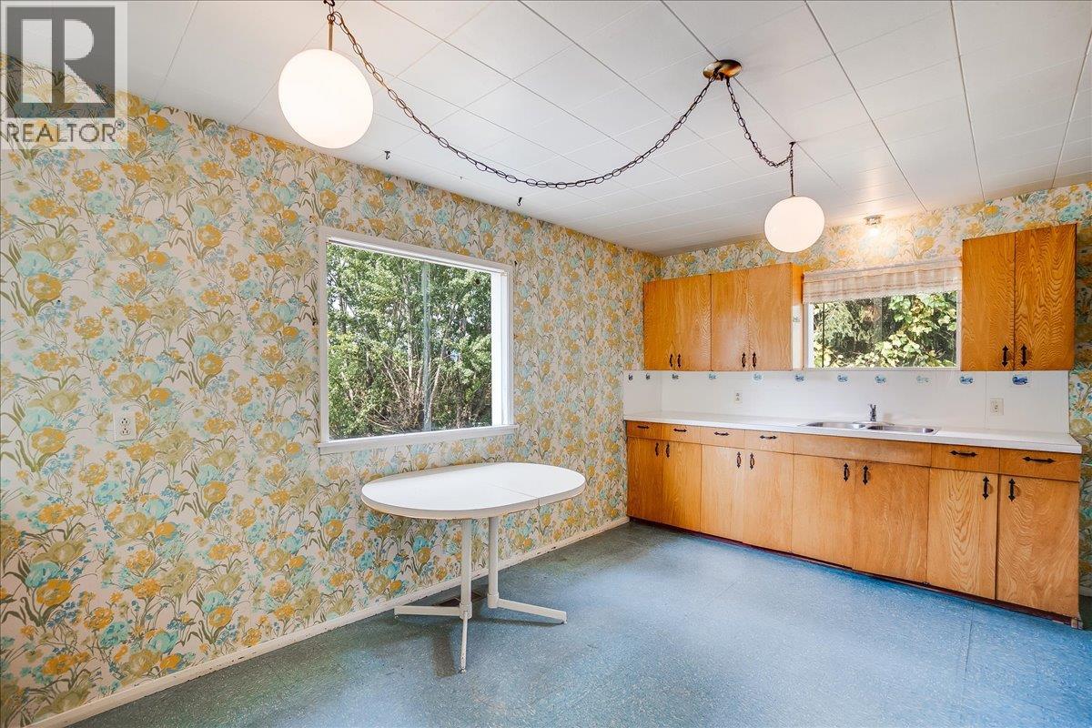 811 Latimer Street, Nelson, British Columbia  V1L 4V6 - Photo 9 - 10361005