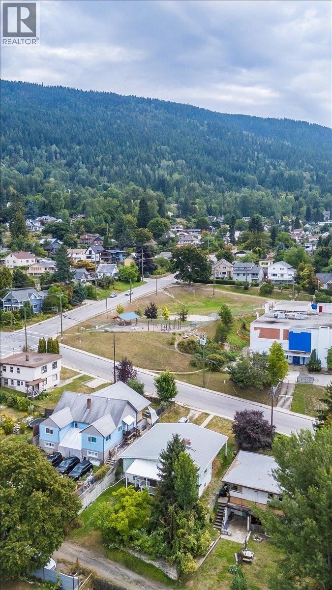 811 Latimer Street, Nelson, British Columbia  V1L 4V6 - Photo 49 - 10361005