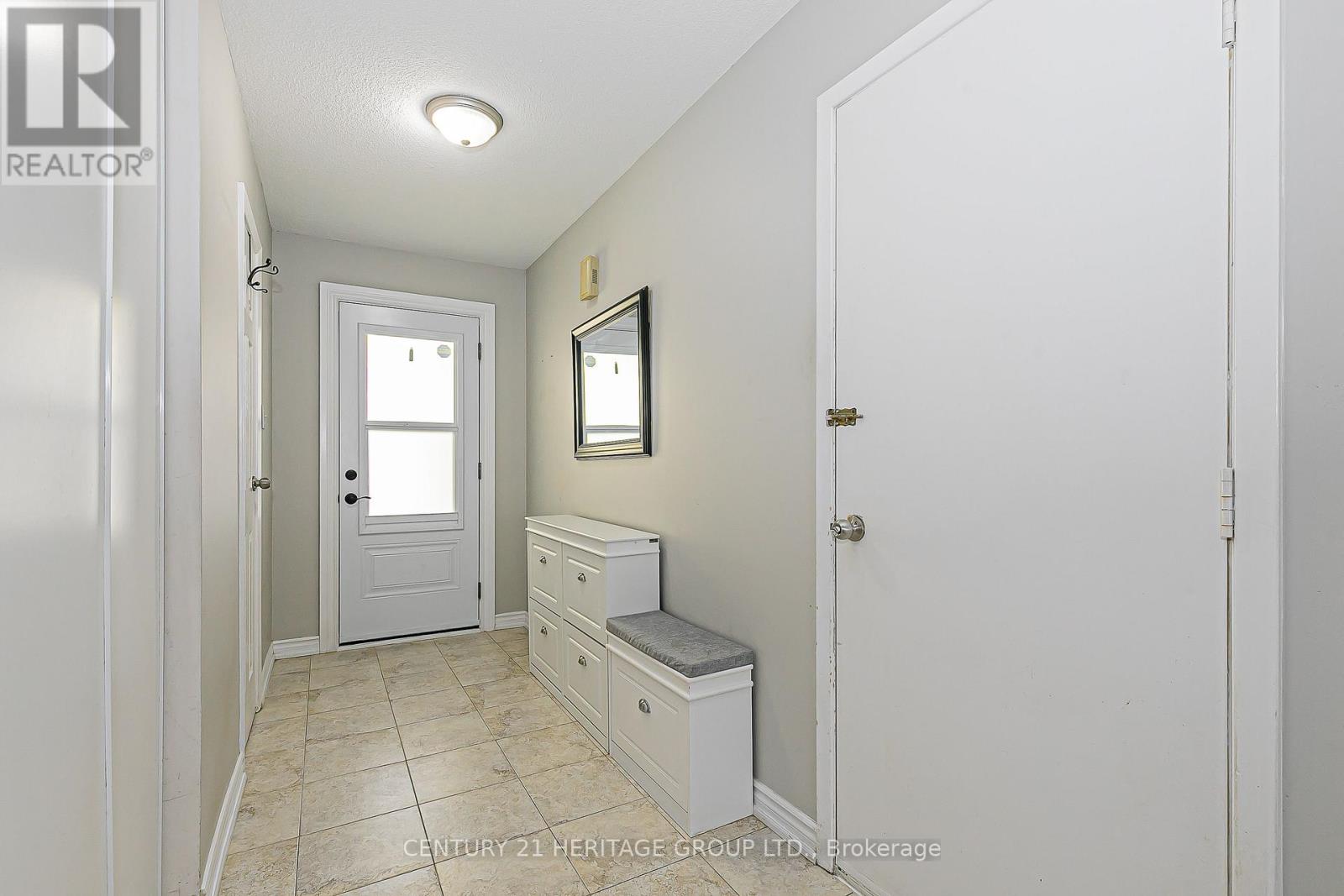 134 Walton Drive, Aurora, Ontario  L4G 3K4 - Photo 10 - N12436982