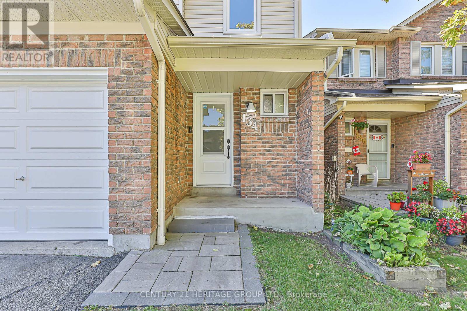 134 Walton Drive, Aurora, Ontario  L4G 3K4 - Photo 8 - N12436982