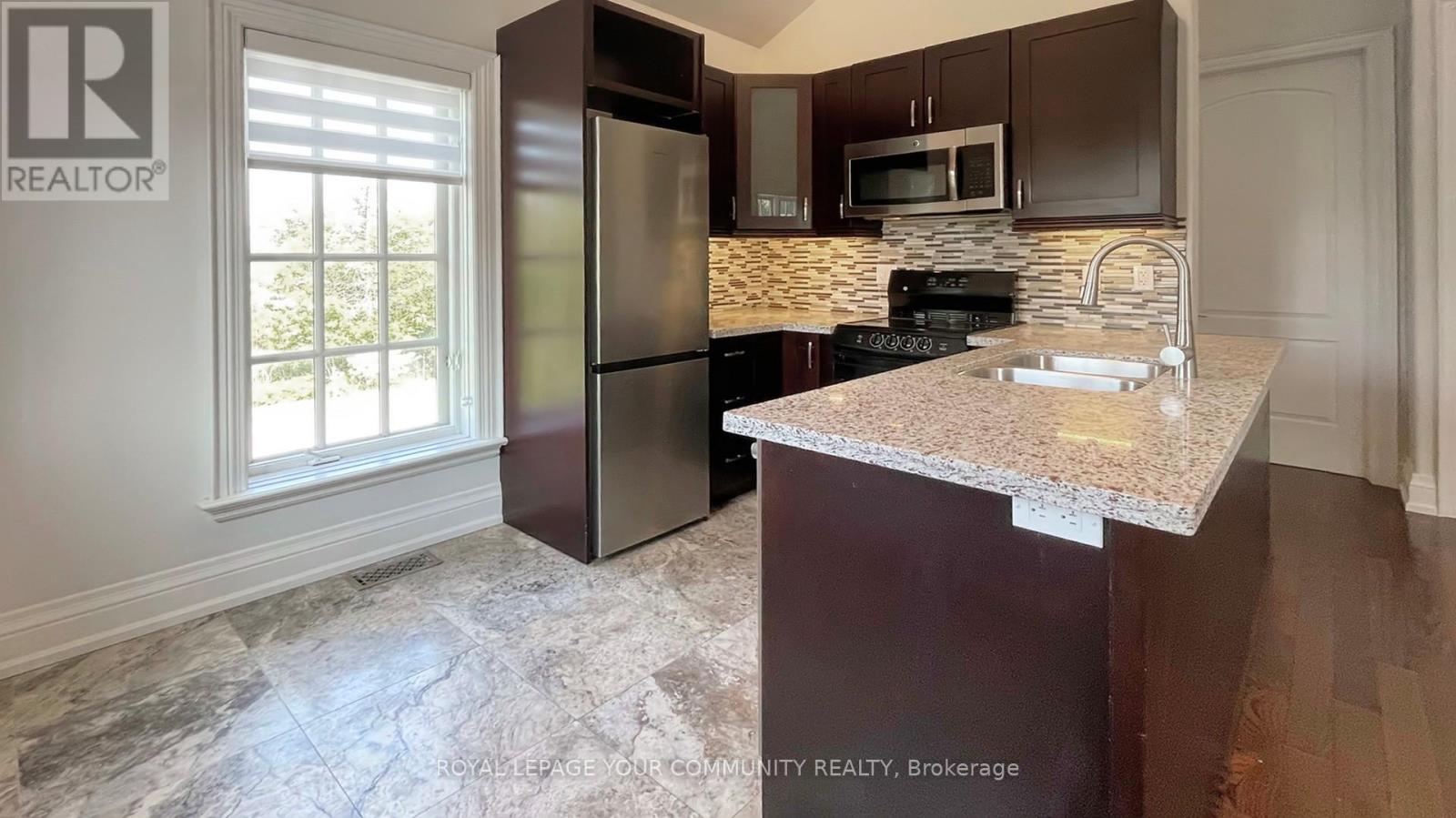 42 Somerville Street, Whitchurch-Stouffville, Ontario  L4A 1G6 - Photo 31 - N12436986