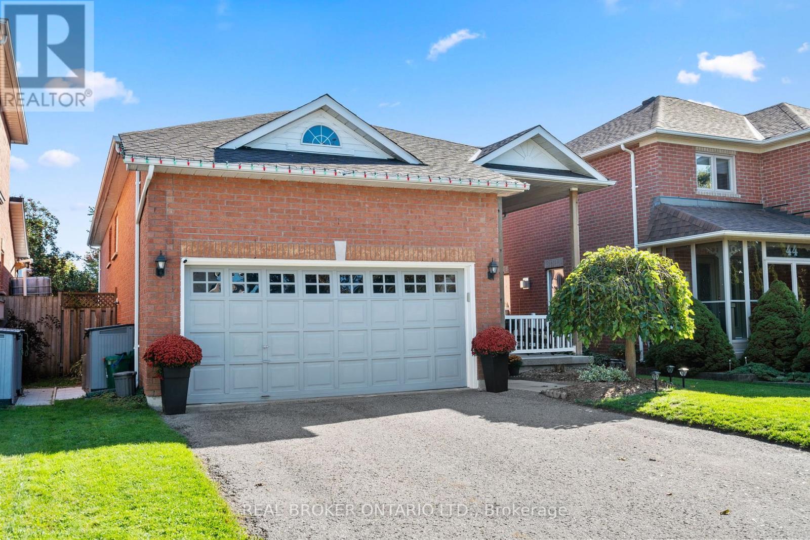 46 Bolster Lane, Uxbridge, Ontario  L9P 1X8 - Photo 3 - N12437059