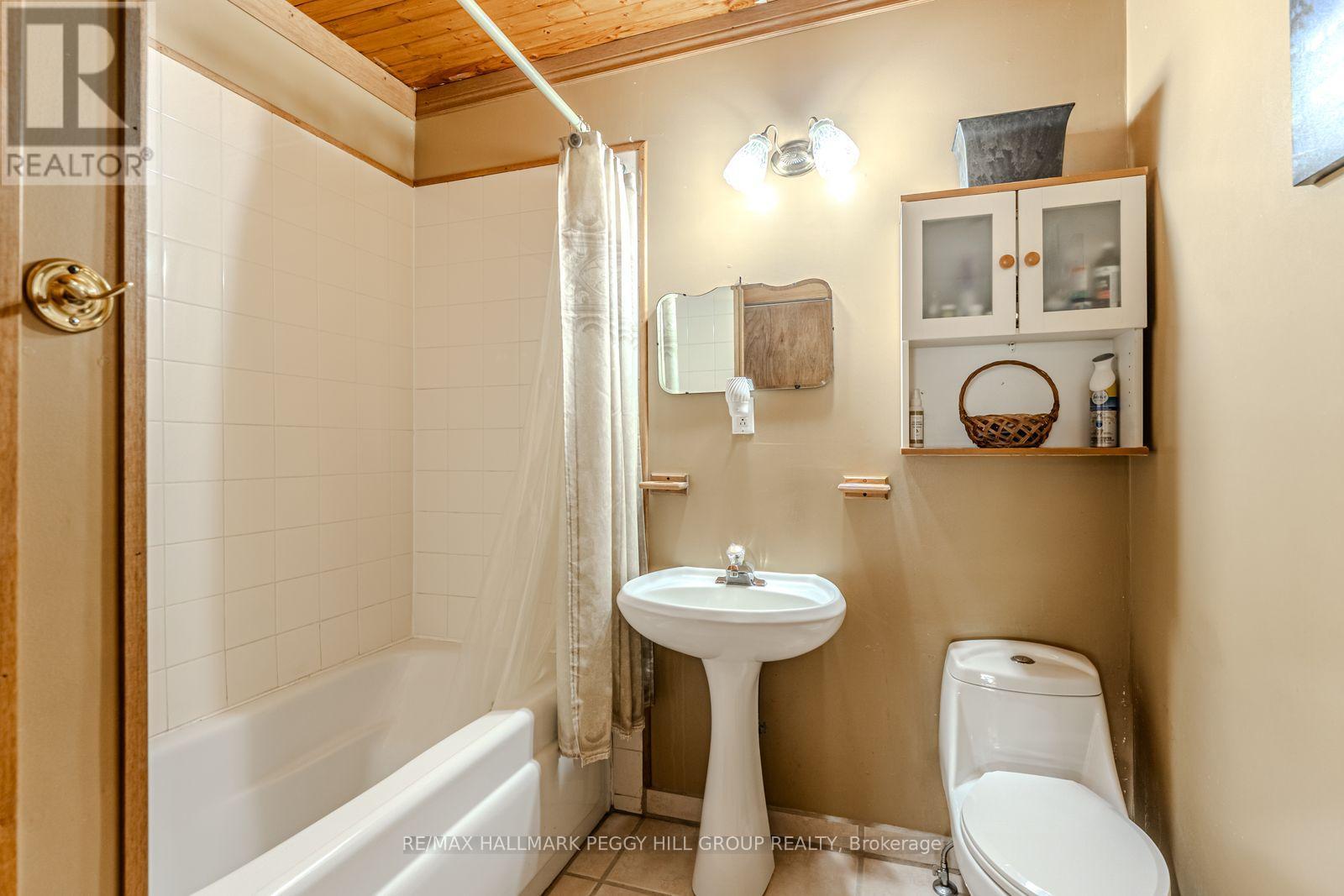 99 King Street, Essa, Ontario  L0M 1B0 - Photo 8 - N12437063