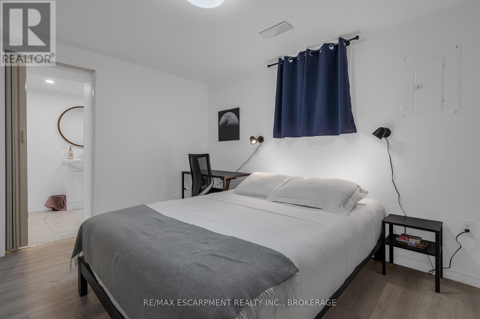 2 - 16 Golden Boulevard E, Welland (Lincoln/crowland), Ontario  L3B 1H2 - Photo 12 - X12437248