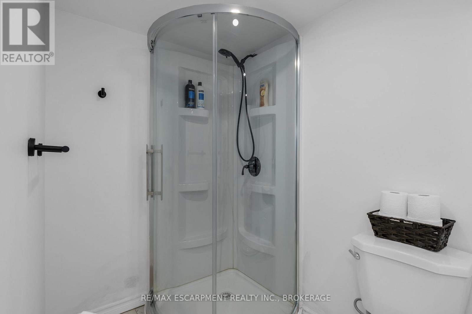 2 - 16 Golden Boulevard E, Welland (Lincoln/crowland), Ontario  L3B 1H2 - Photo 17 - X12437248