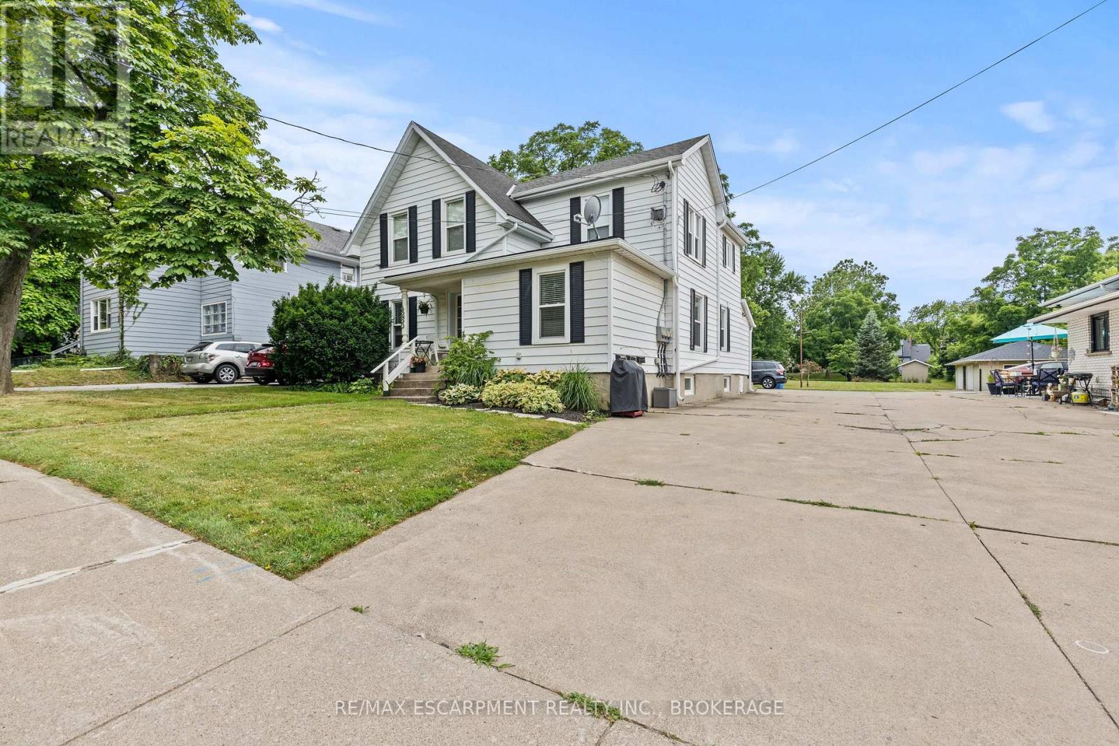 4250 William Street, Lincoln (Beamsville), Ontario  L0R 1B7 - Photo 3 - X12437262