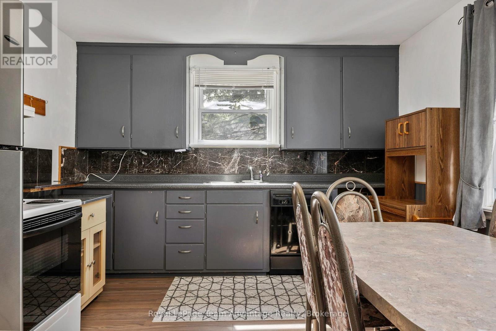 9 Woods Lane, Seguin, Ontario  P2A 2W8 - Photo 6 - X12276139