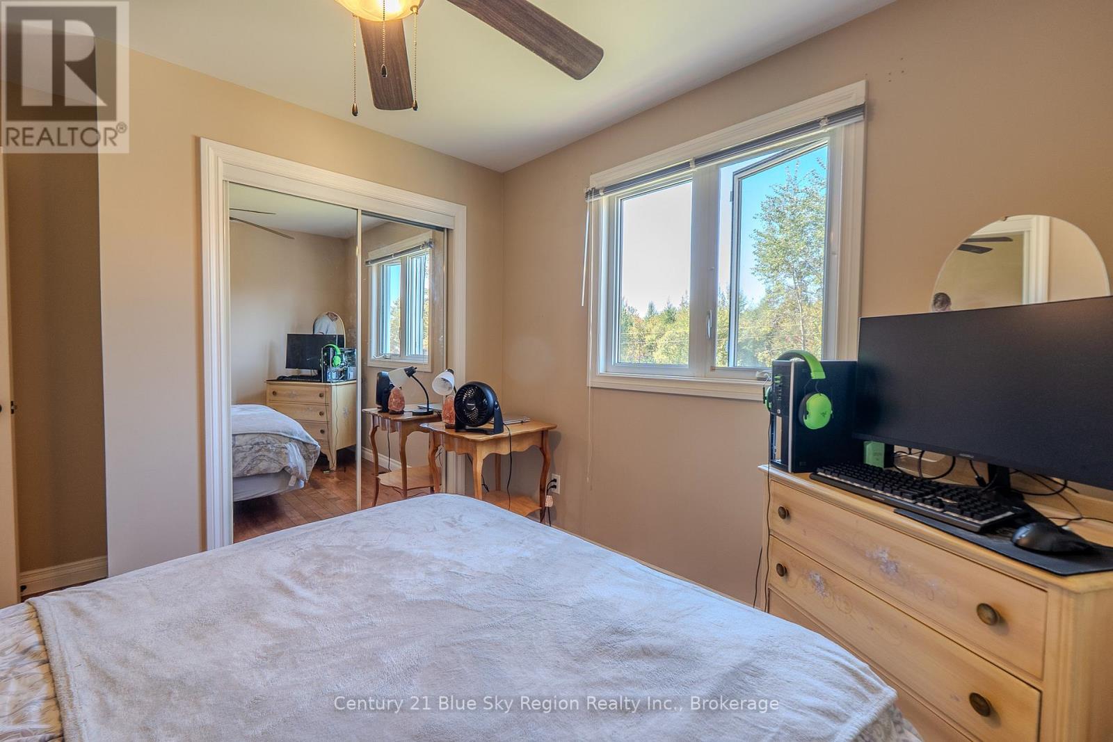 239 Park Street, West Nipissing, Ontario  P2B 3C2 - Photo 15 - X12437211