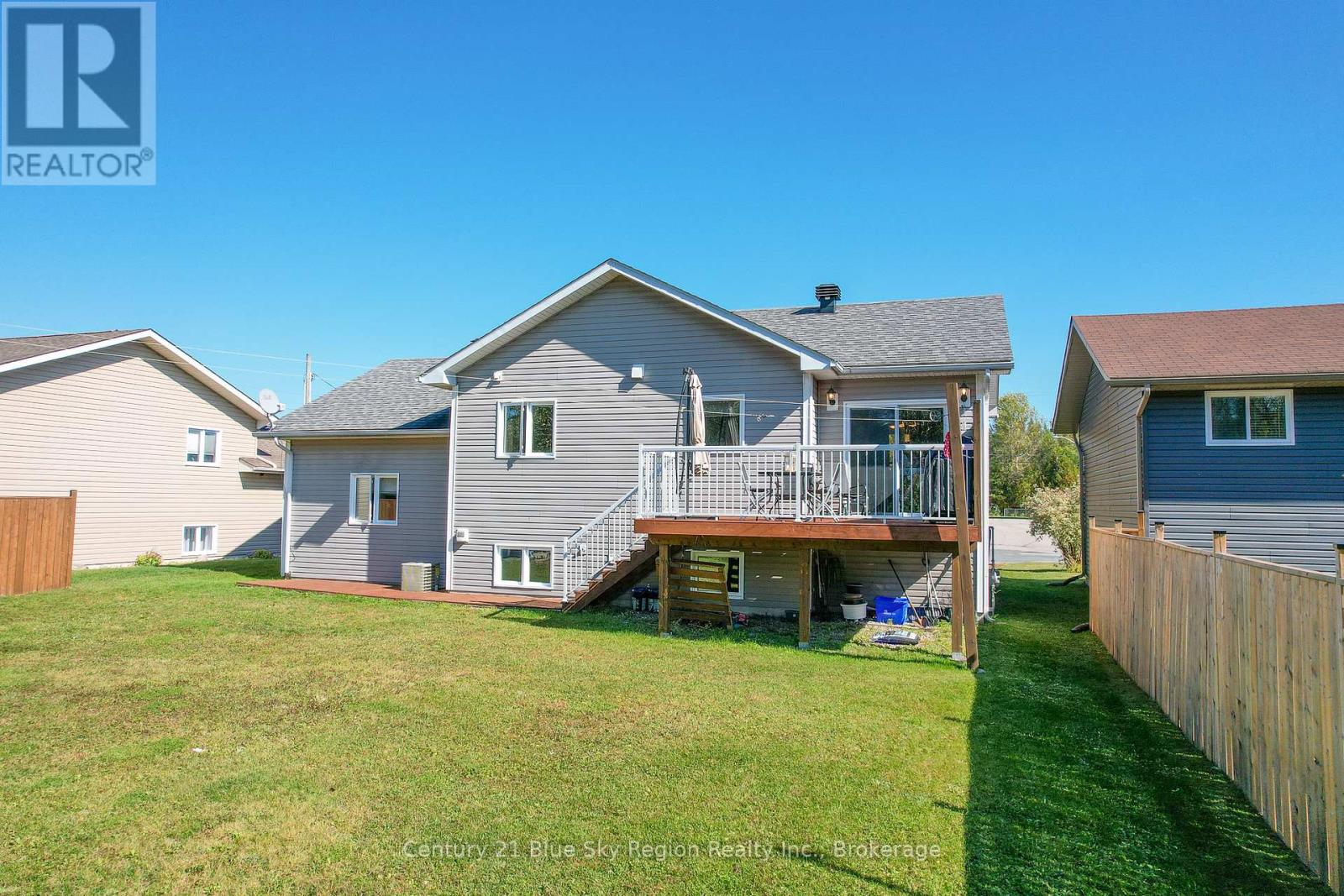 239 Park Street, West Nipissing, Ontario  P2B 3C2 - Photo 29 - X12437211