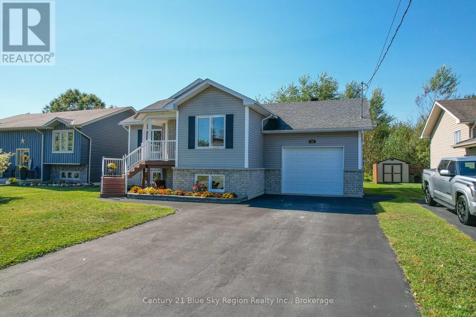 239 Park Street, West Nipissing, Ontario  P2B 3C2 - Photo 32 - X12437211