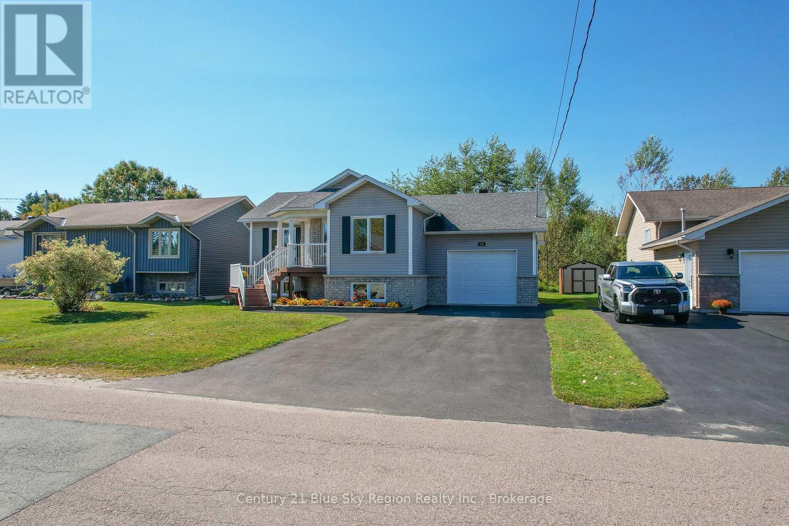 239 Park Street, West Nipissing, Ontario  P2B 3C2 - Photo 33 - X12437211