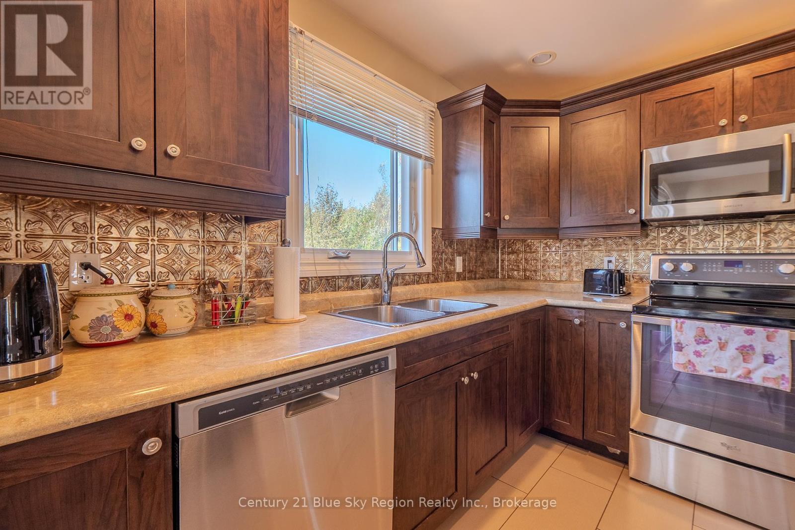239 Park Street, West Nipissing, Ontario  P2B 3C2 - Photo 6 - X12437211
